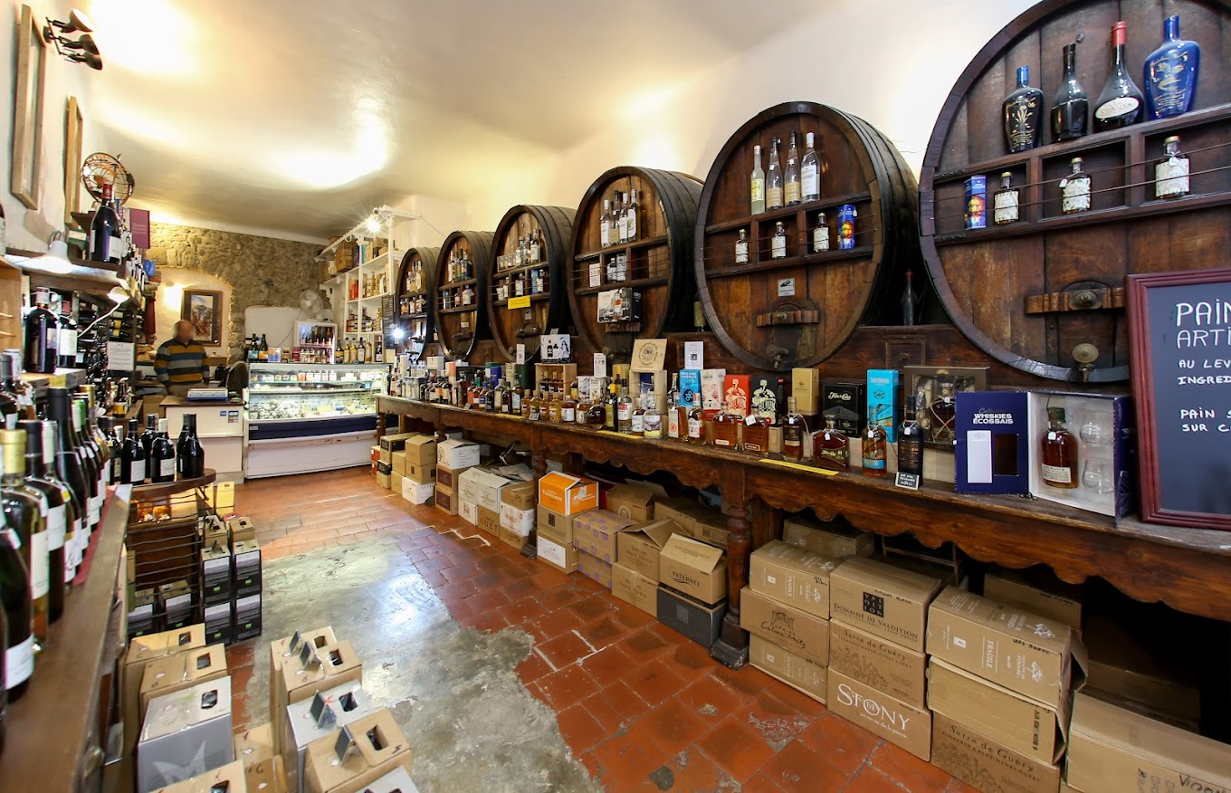 A reprendre CAVE A VIN DE CARACTERE ET EPICERIE FINE - MARSEILLE - 68 K€ - LA DESCENTE DES ACCOULES A reprendre CAVE A VIN DE CARACTERE ET EPICERIE FINE – MARSEILLE – 68 K€ – LA DESCENTE DES ACCOULES
